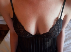 Décolleté femme mûre