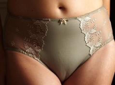 Grande culotte brodée (cougar)
