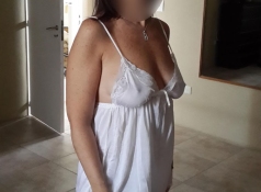 Femme mature en nuisette sexy - Plan cul Montauban
