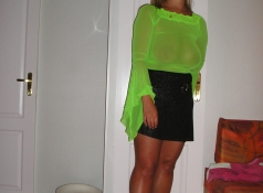 Tenue sexy transparente et jupe courte - Femme mûre