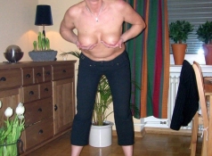 Montre ses seins - cougarillo.com