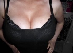 Gros seins haut moulant