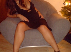 Jeune femme en robe sexy
