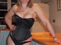 Bustier sexy - Femme divorcée à Evry