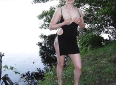 Robe coquine dehors - Femme exhib de Lyon