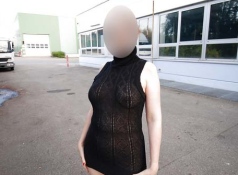 En robe courte sexy - Exhib Nantes