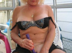 Jeux coquin sous la véranda - Femme retraitée Toulouse