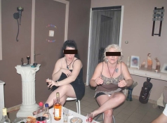 Mimi et Caro à l'apéro - Partouze