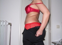 Abaisse la jupe - Lingerie rouge
