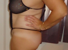 Presque nue de profil - Rencontre adultère
