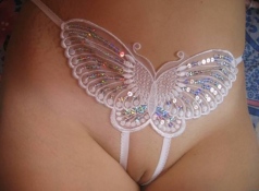 String ouvert papillon rose