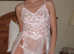 Nuisette sexy blanche - Femme mûre