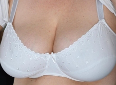 Grosse poitrine - Femme mature