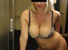 Selfie Blonde gros seins
