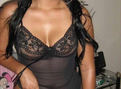 Femme colombienne : décolleté ajouré