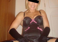 Cougar ouvre sa chatte