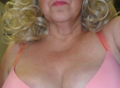 Femme libertine (selfie)