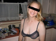 Femme chaude en soutien-gorge