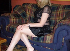 Tenue sexy et chaussures talon ouvertes
