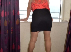 Vieille salope en tailleur sexy