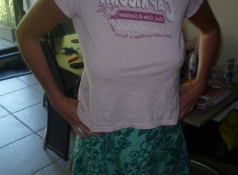 Femme mature, gros seins en tshirt