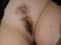 Belle chatte poilue - Femme mature
