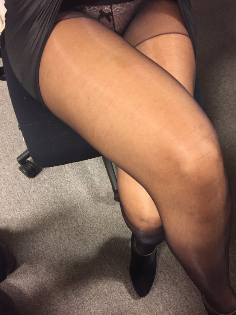 Les Photos Perso De Brigitte Robe Sexy Et Paire De Collants les-photos-perso-de-brigitte-robe-sexy-et-paire-de-collants