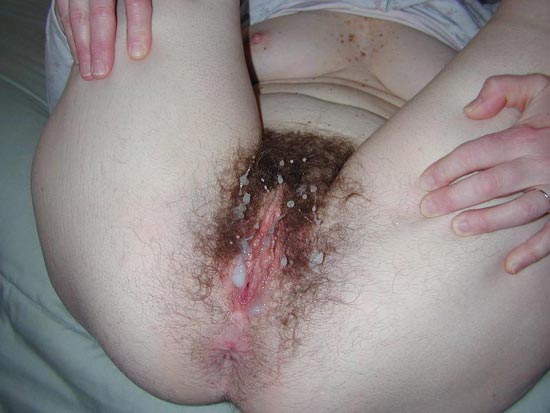 Chatte poilue pleine de sperme